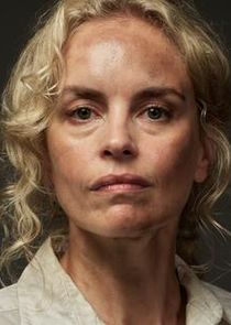 Nina Hoss
as Elsie Garten