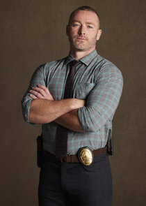 Jake McLaughlin
as Detective Michael Ormewood