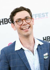 Ryan O'Connell
as Ryan Kayes