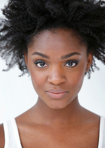 Yaani King Mondschein
as Christine