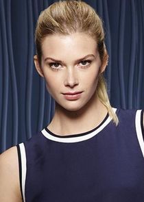 Emma Ishta
as Kirsten Clark