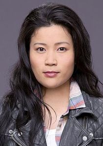 Jadyn Wong
as Happy Quinn