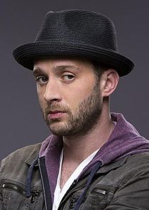 Eddie Kaye Thomas
as Tobias 