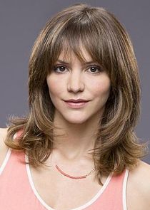 Katharine McPhee
as Paige Dineen