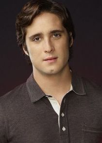 Diego Boneta
as Pete Diller