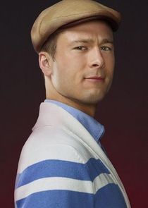 Glen Powell
as Chad Radwell