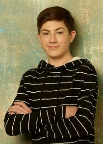 Mason Cook
as Ray DiMeo