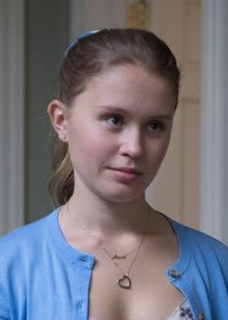 Eliza Scanlen
as Amma Crellin