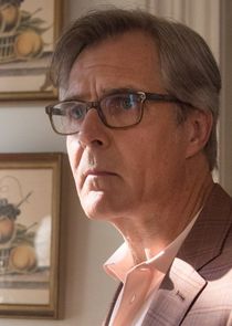 Henry Czerny
as Alan Crellin
