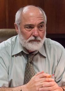 Miguel Sandoval
as Frank Curry
