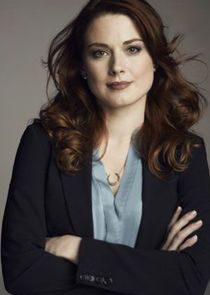 Alexandra Breckenridge
as Carly McKenna