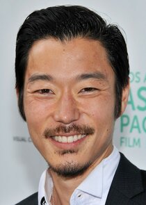 Aaron Yoo
as Alex Bell