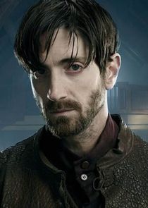 Iddo Goldberg
as Isaac Walton