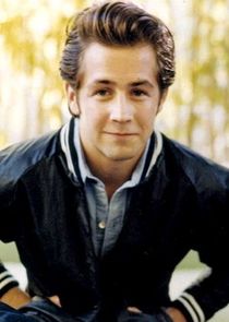 Michael Angarano
as Elliot