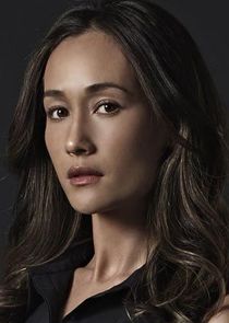 Maggie Q
as Beth Davis