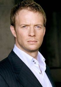 Rupert Penry-Jones
as Clive Reader