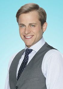 Kevin Bishop
as Richard Royce