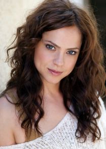 Fiona Dourif
as Younger Diane