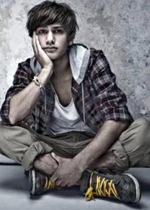 Luke Pasqualino
as Freddie Mclair