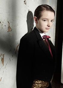 Dakota Blue Richards
as Franky Fitzgerald