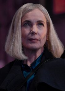 Elizabeth McGovern
as Helen