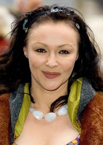 Frances Barber
as Etta Friedman