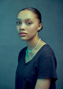 Meréana Tomlinson
as Joy Baxter