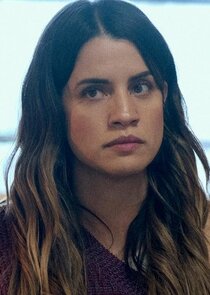 Natalie Morales
as Shelley Morris