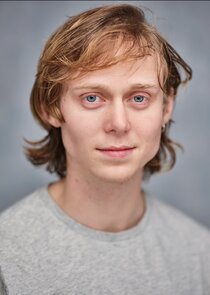 Fabian McCallum
as Kayleigh