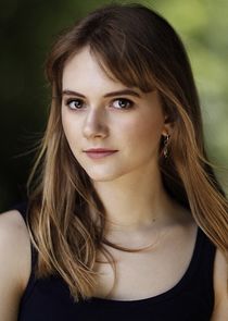 Emilia Jones
as Maeve Prendergrast