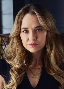 Madison Iseman
as Sarah Plankmore