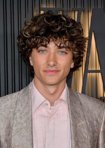 Gavin Casalegno
as Jeremiah 