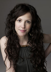 Mary-Louise Parker
as Ms. Sigsby