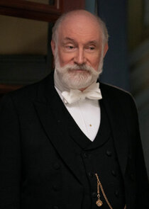 Simon Jones
as Bannister
