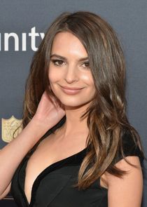 Emily Ratajkowski
as Wendy Jones