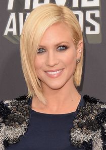 Brittany Snow
as Sophie O'Neil