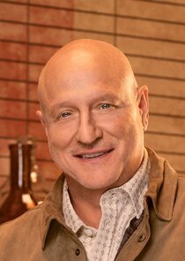 Tom Colicchio
as Judge