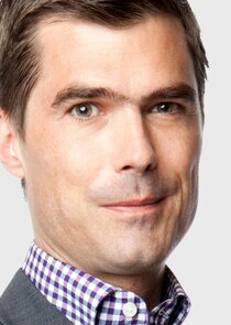 Hugh Acheson
as Judge