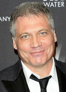 Holt McCallany
as Harlan Buckley