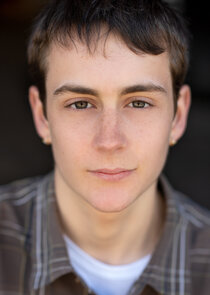 Julian Weeks
as Liam Gilroy
