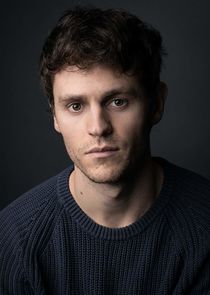 Charlie Vickers
as Kieran Elliott