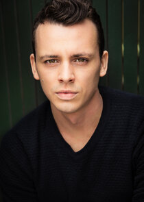 Thom Green
as Sean Gilroy