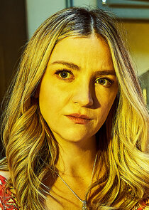 Abby Elliott
as Natalie 