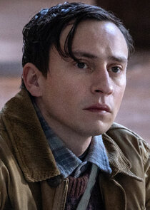 Keir Gilchrist
as Benjamin Pierce