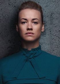 Yvonne Strahovski
as Serena Joy Waterford
