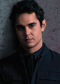 Max Minghella
as Nick Blaine