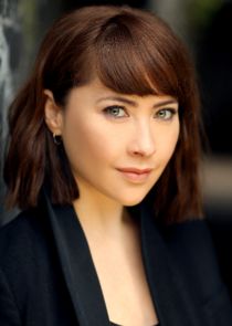 Vanessa Emme
as DS Layla Walsh