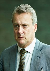 Stephen Tompkinson
as Davey McKenzie