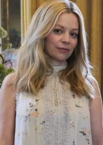 Fiona Button
as Rose Defoe