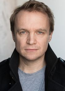 Gyuri Sarossy
as Jerzy